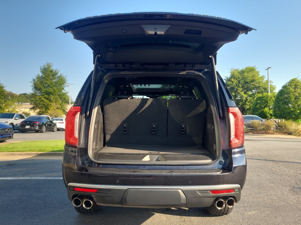 Used 2023 GMC Yukon Denali RWD image 15