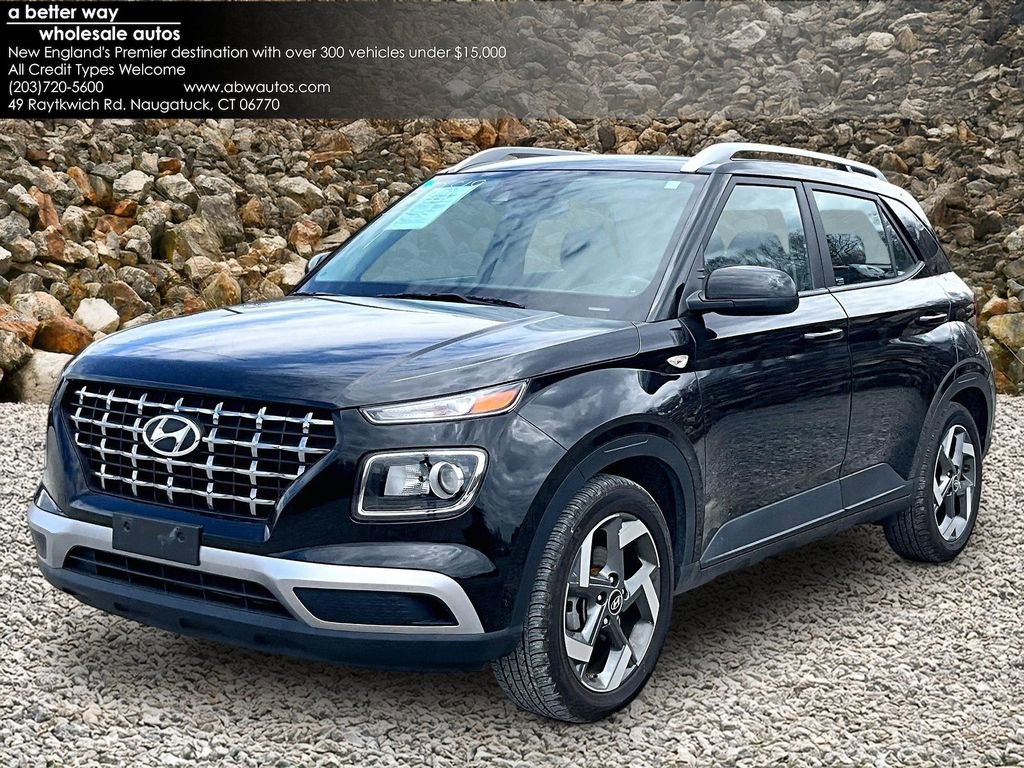 Used 2022 Hyundai Venue SEL image 1