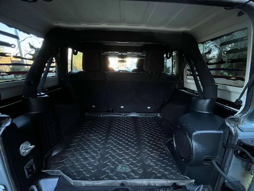 Used 2014 Jeep Wrangler Unlimited Sahara w/ Max Tow Package image 13