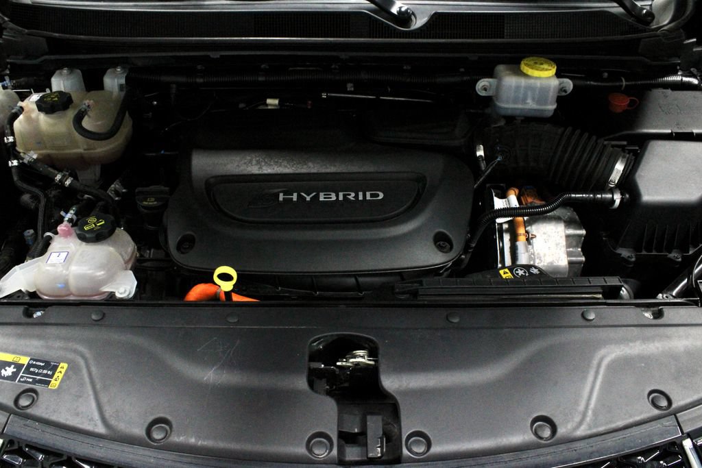 Used 2023 Chrysler Pacifica Touring-L FWD image 16