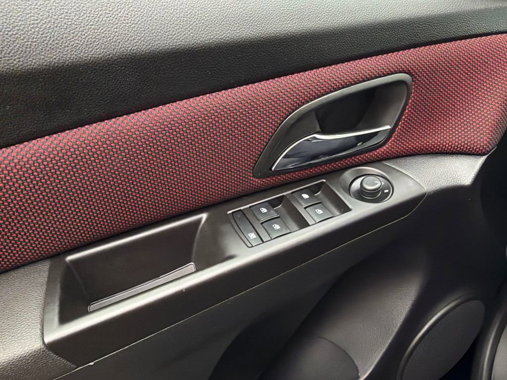 Used 2014 Chevrolet Cruze LT FWD image 31