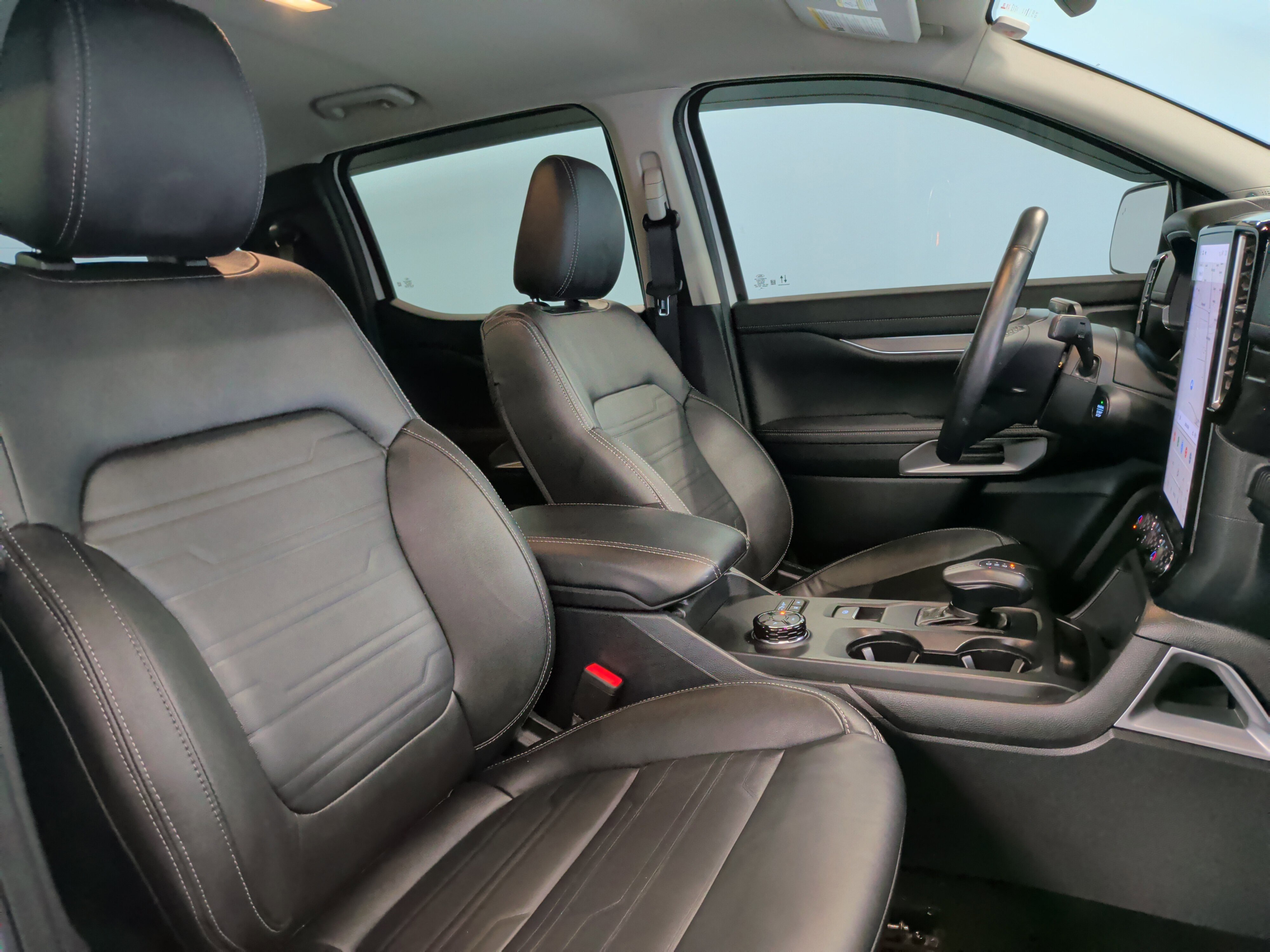 Used 2024 Ford Ranger Lariat w/ FX4 Off-Road Package image 37