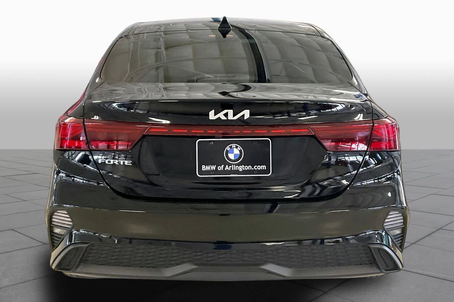 Used 2022 Kia Forte LXS w/ LXS Technology Package FWD image 4
