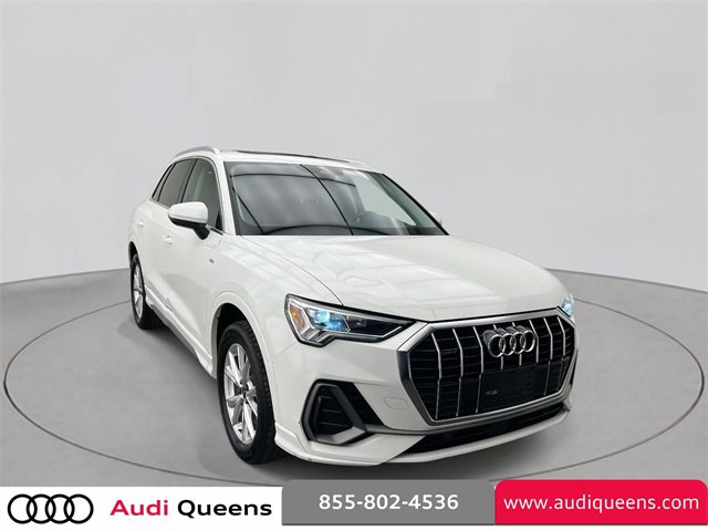 Used 2023 Audi Q3 2.0T Premium w/ Convenience Package image 3