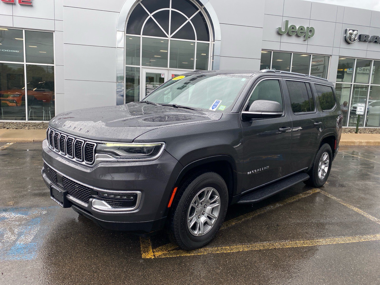 Used 2022 Jeep Wagoneer Series I AWD/4WD image 1