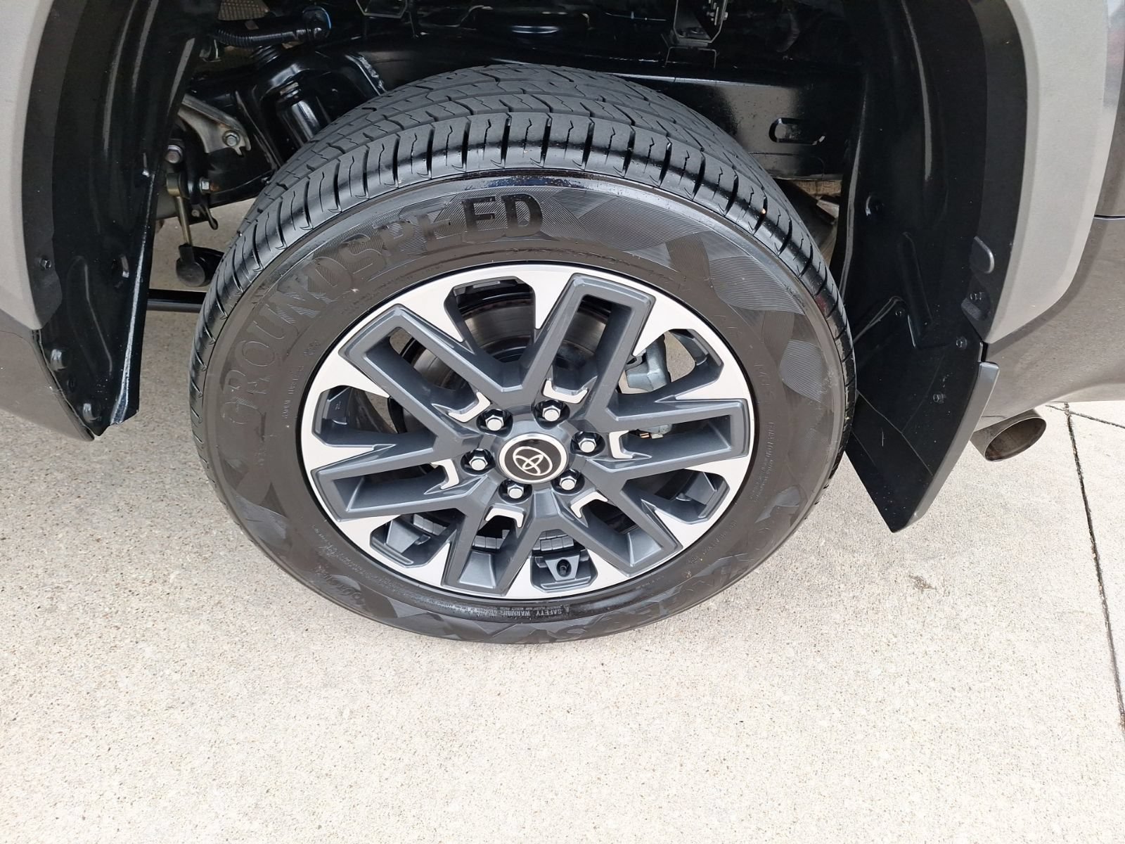 Used 2024 Toyota Tundra Limited AWD/4WD image 11