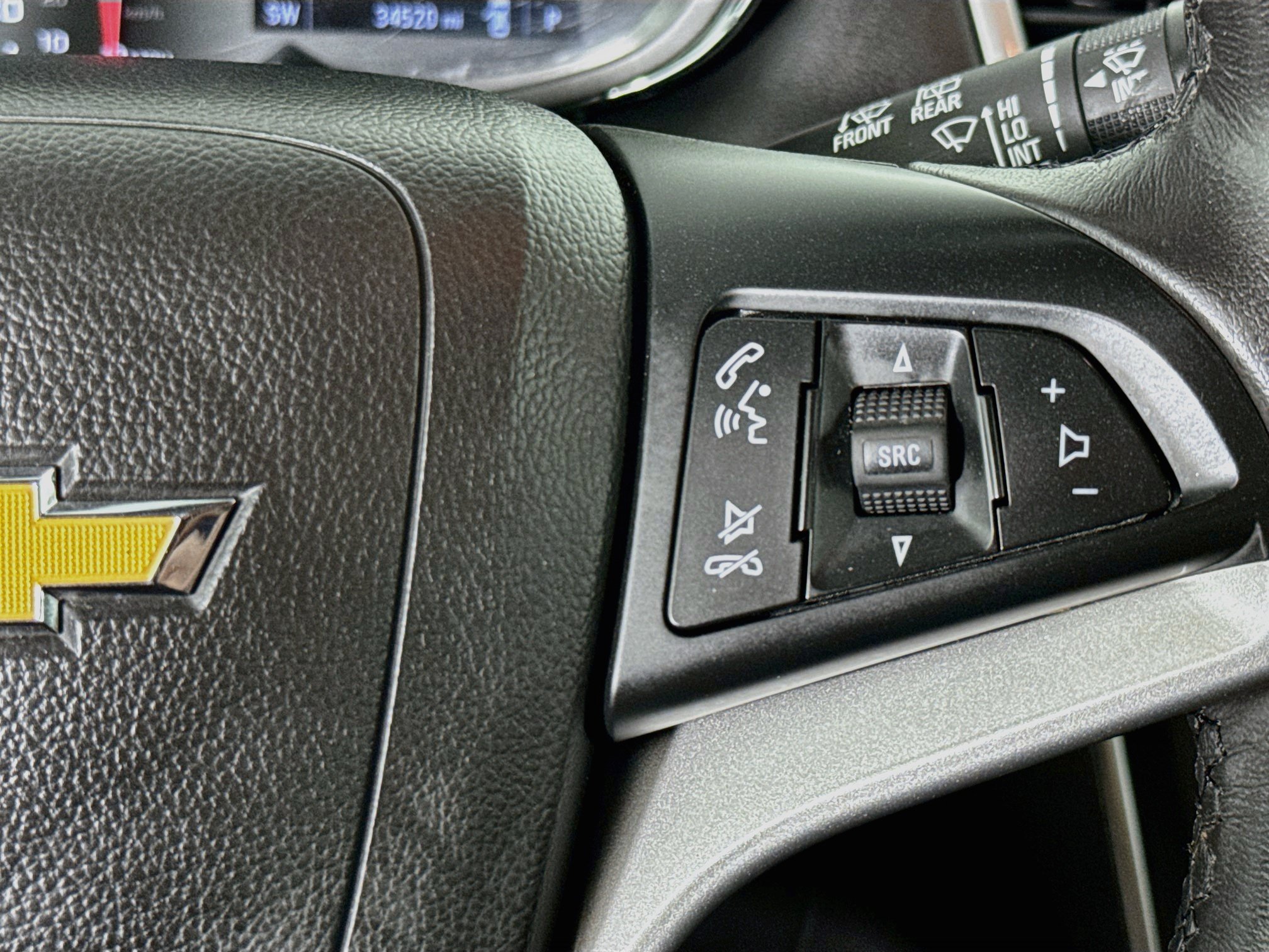 Used 2022 Chevrolet Trax LT w/ LT Convenience Package FWD image 13