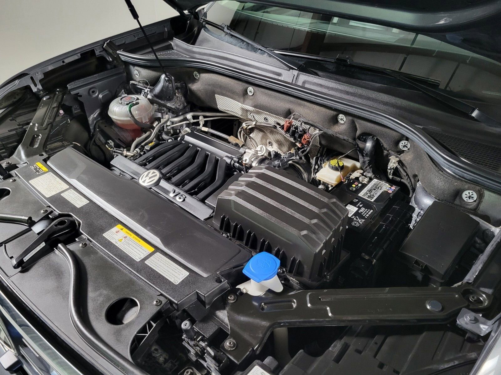 Used 2021 Volkswagen Atlas SEL Premium image 11