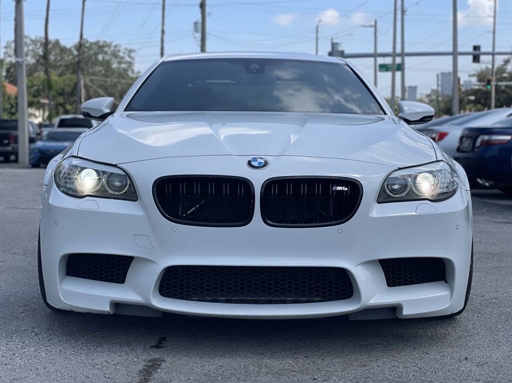 Used 2013 BMW M5 RWD image 16