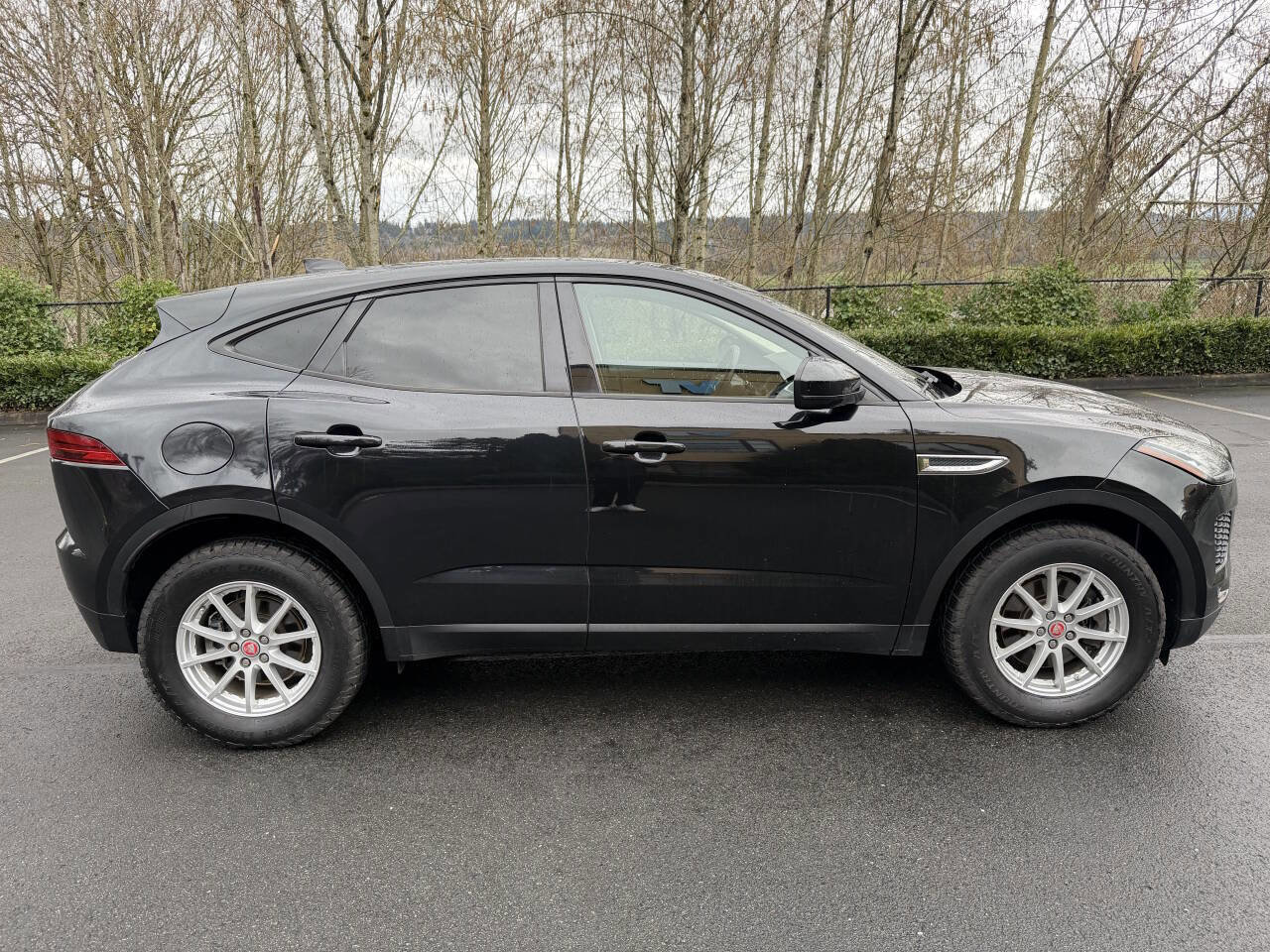 Used 2019 Jaguar E-PACE image 4