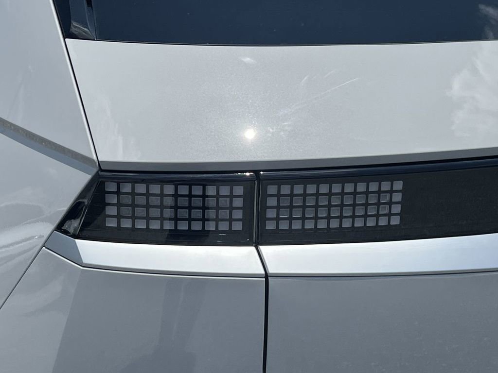 New 2023 Hyundai Ioniq 5 SEL image 17