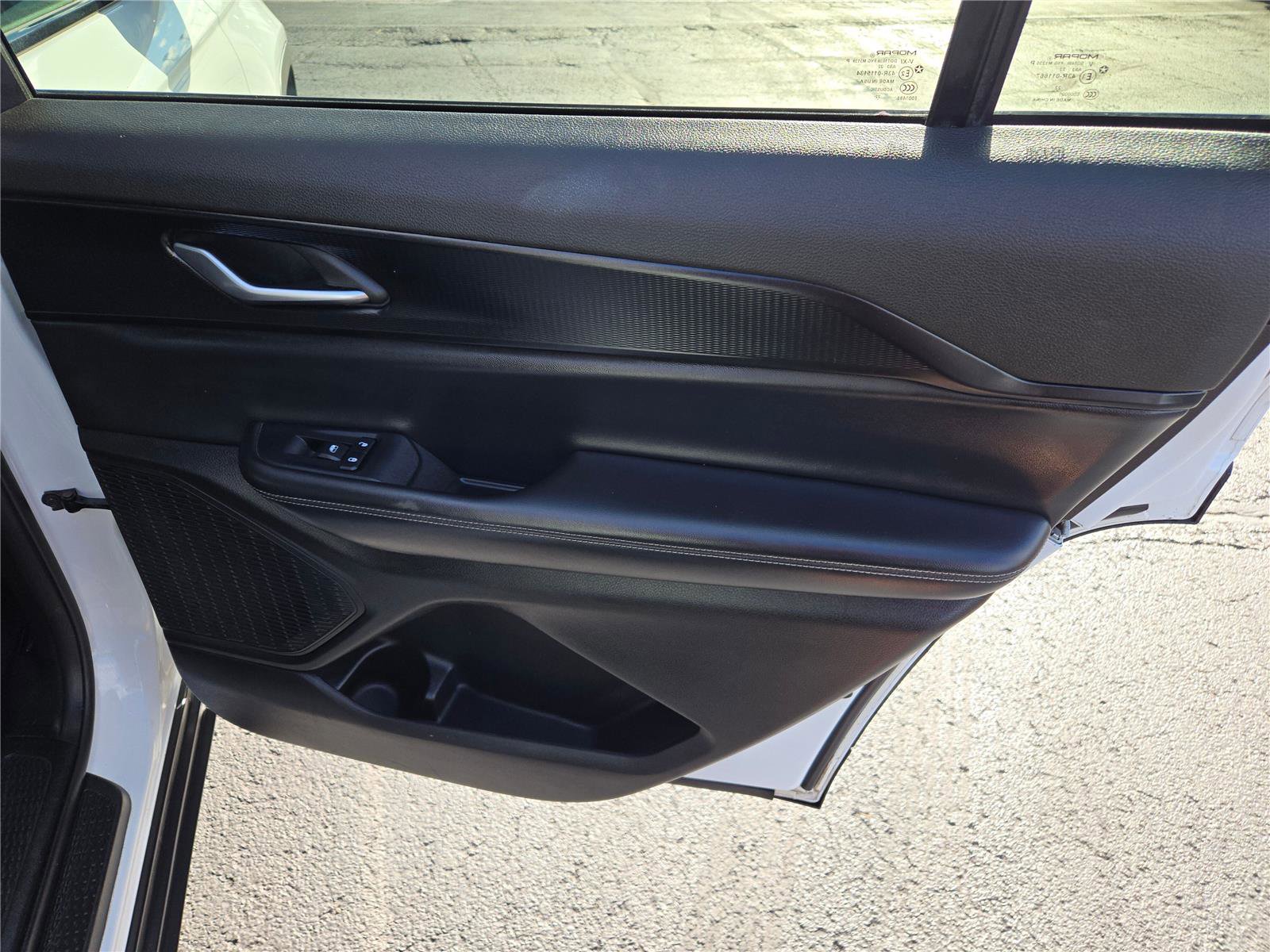 Certified 2023 Jeep Grand Cherokee L Laredo image 9