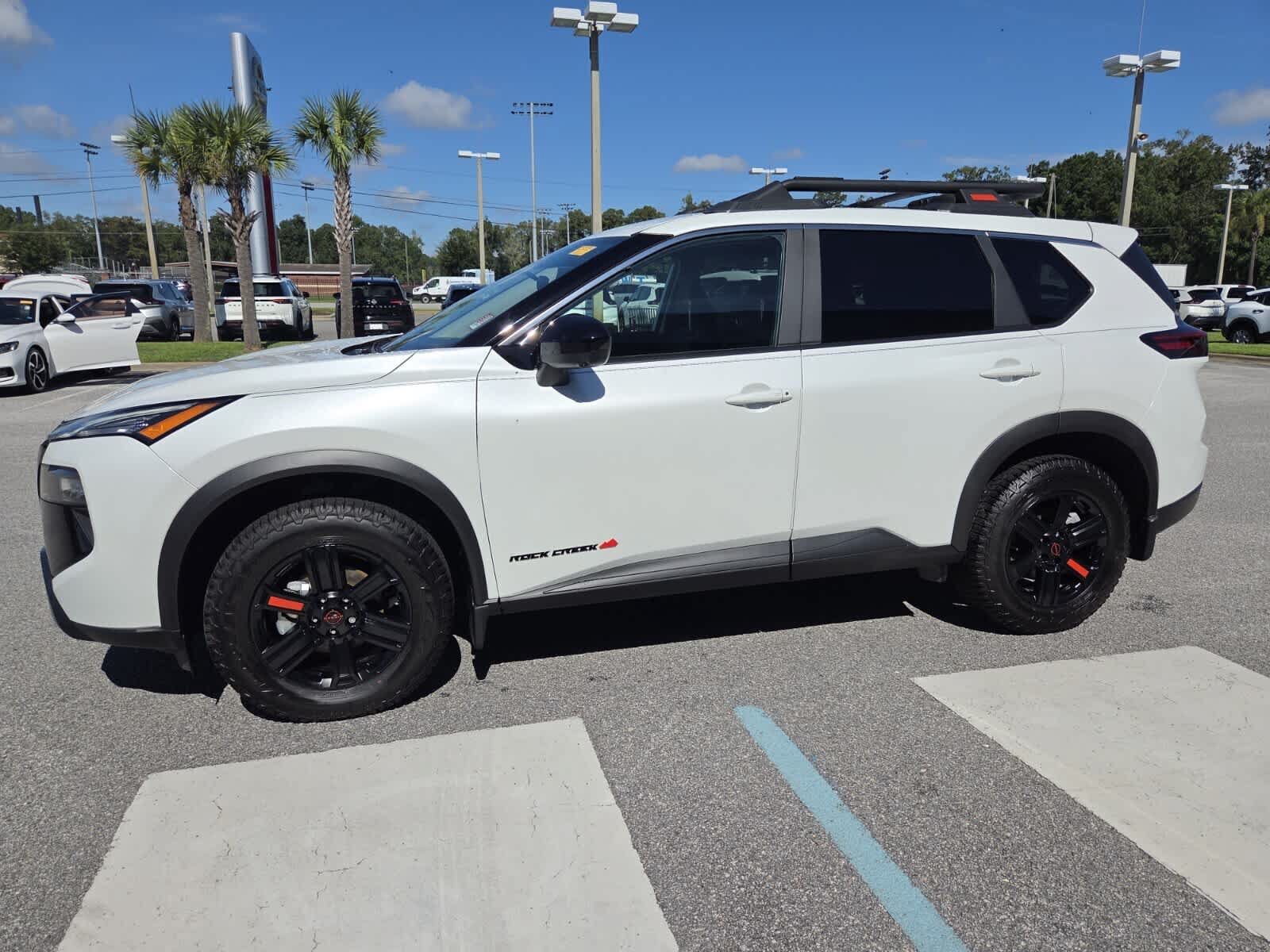 Used 2025 Nissan Rogue SV AWD/4WD image 2
