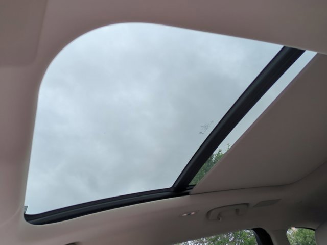 Used 2025 Lincoln Nautilus Reserve image 20