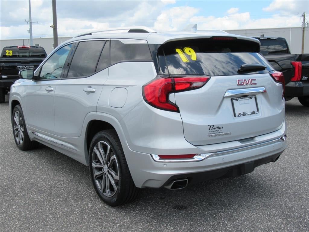 Used 2019 GMC Terrain Denali w/ Advanced Safety Package FWD image 5