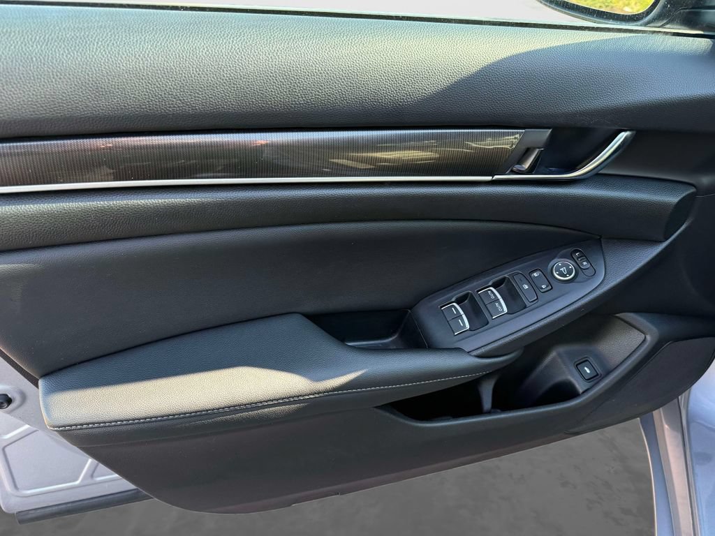 Used 2022 Honda Accord Sport image 9