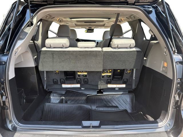 Used 2018 Toyota Sienna Limited Premium AWD/4WD image 12