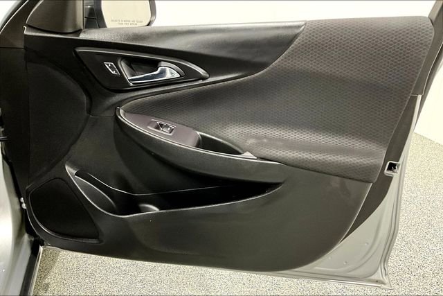 Used 2021 Chevrolet Malibu LS FWD image 28