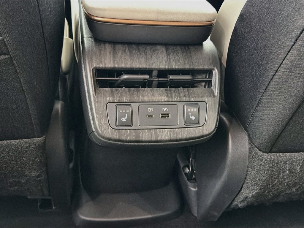 Used 2024 Nissan Ariya AWD image 25
