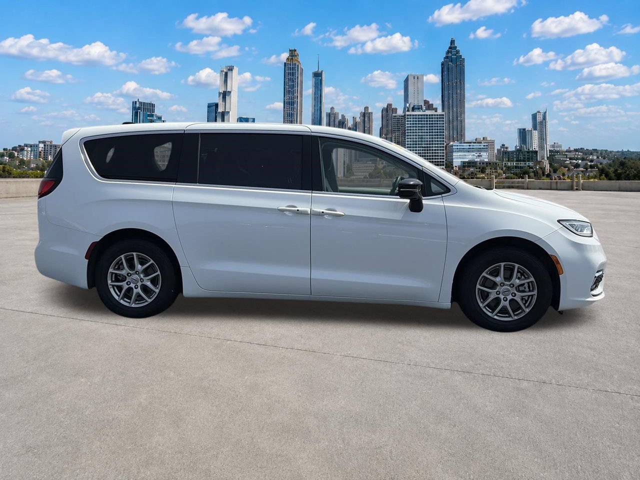 Used 2024 Chrysler Pacifica Touring-L FWD image 23
