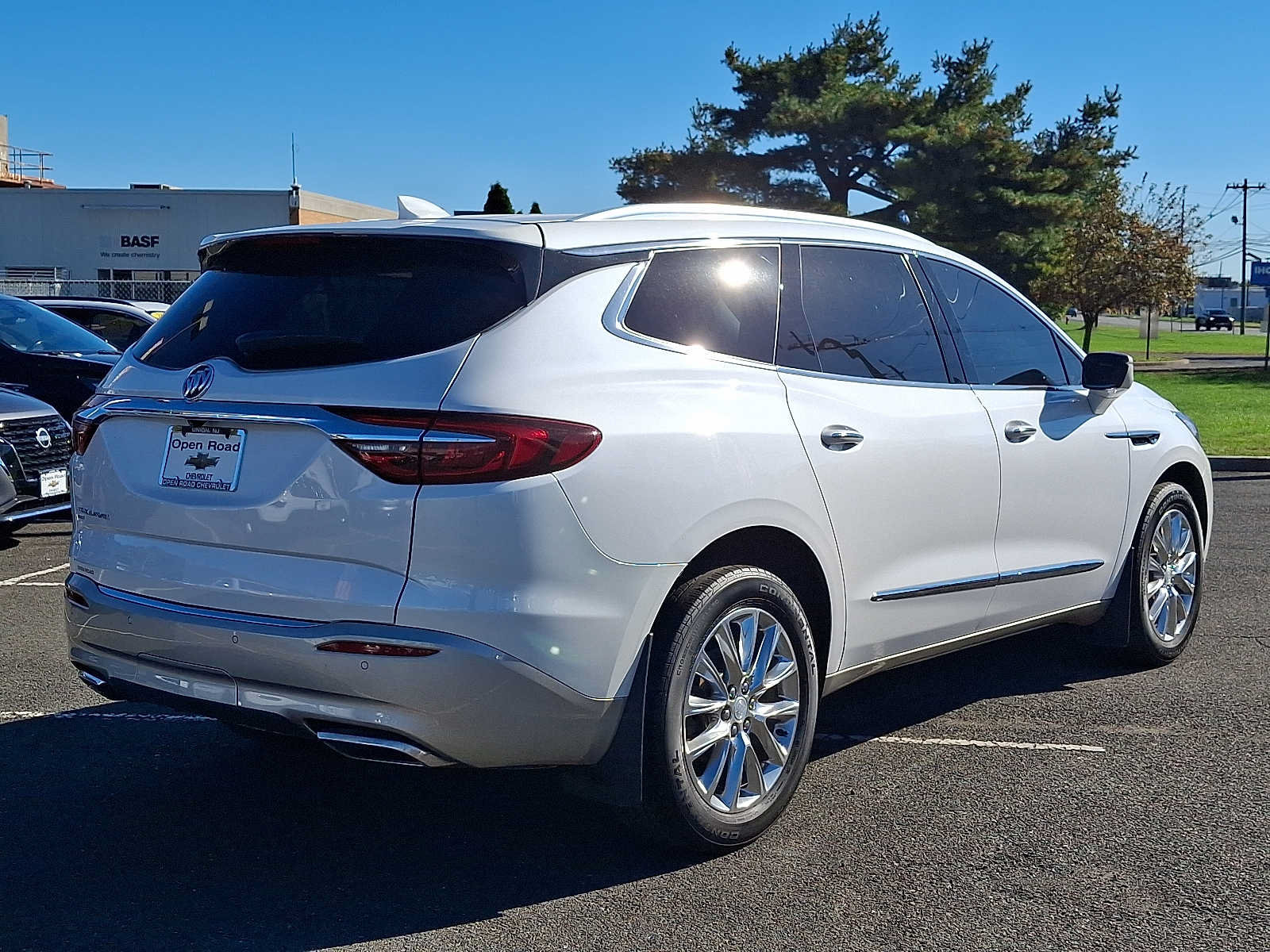 Used 2021 Buick Enclave Premium w/ Experience Buick Package AWD/4WD image 6