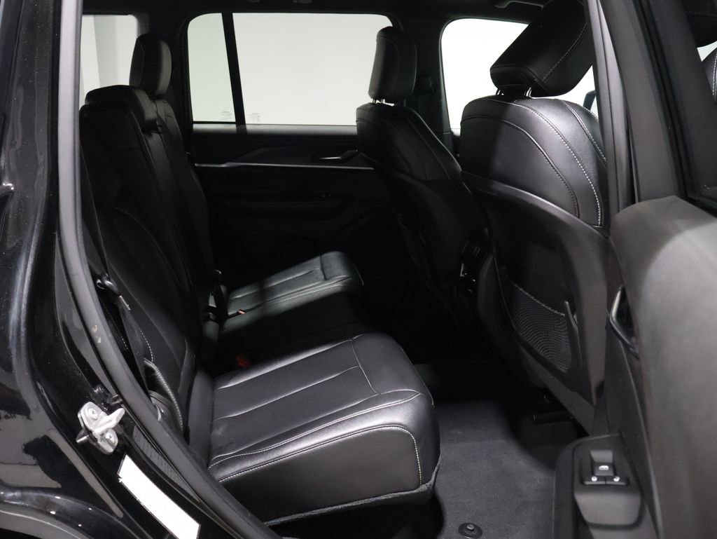 Used 2024 Jeep Grand Cherokee Limited AWD/4WD image 20