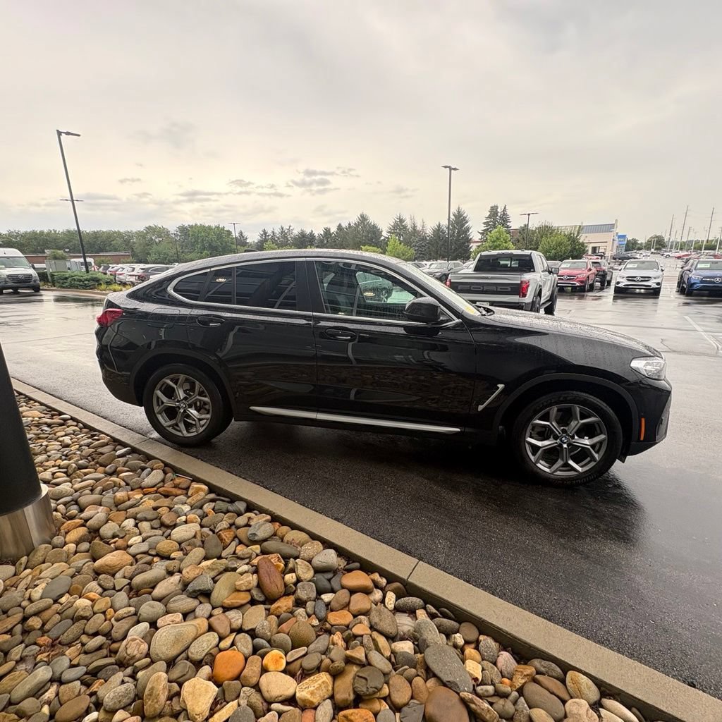 Used 2025 BMW X4 xDrive30i w/ Premium Package AWD/4WD image 5