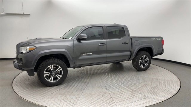 Used 2019 Toyota Tacoma TRD Sport image 6