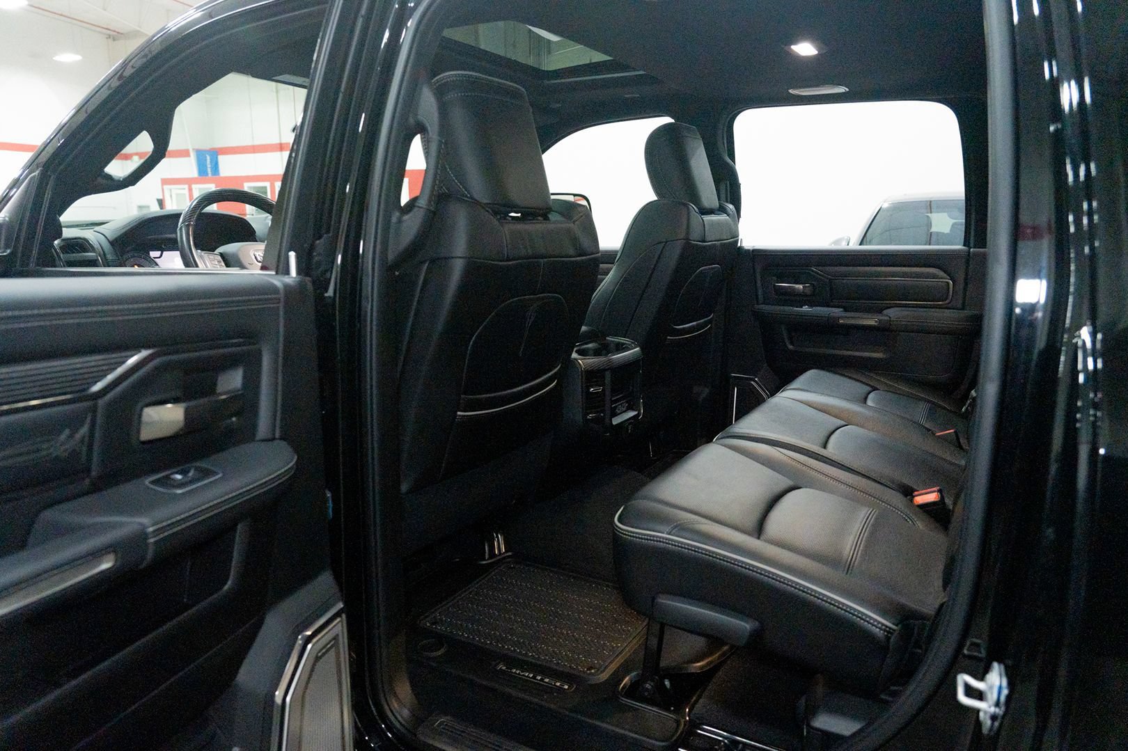 Used 2020 RAM 3500 Limited AWD/4WD image 32