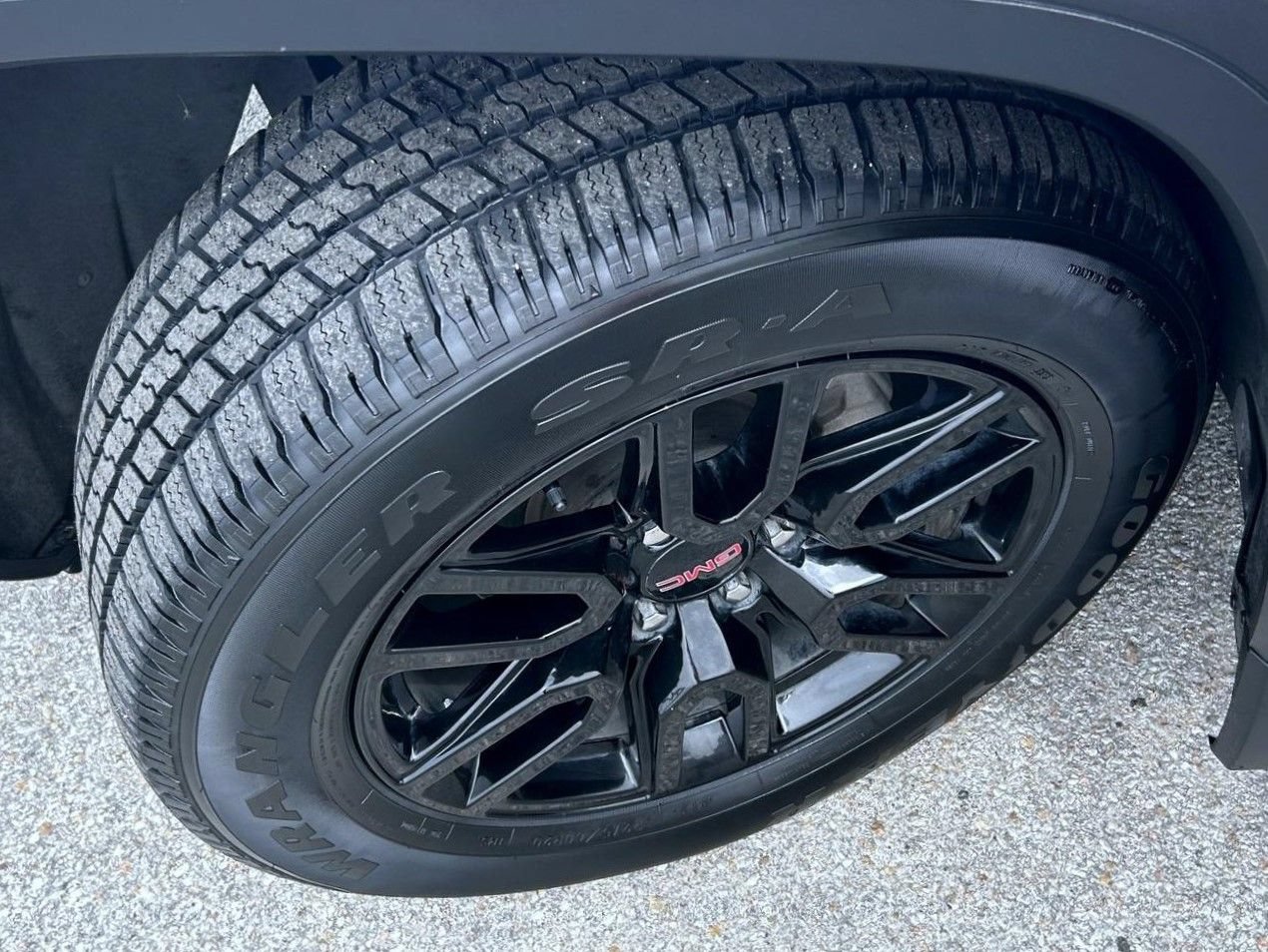 Certified 2022 GMC Sierra 1500 Elevation w/ LPO, Elevation Black Package AWD/4WD image 24