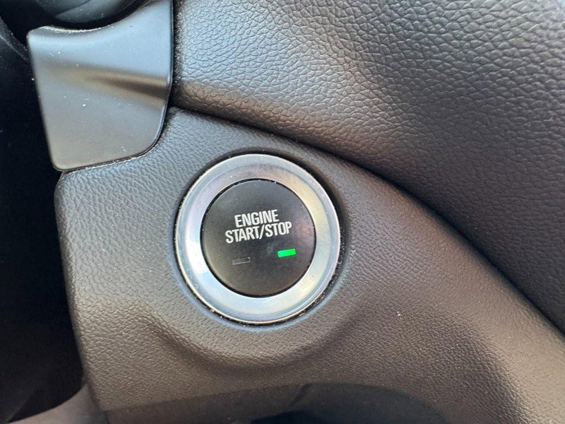Used 2018 Chevrolet Equinox LT FWD image 21