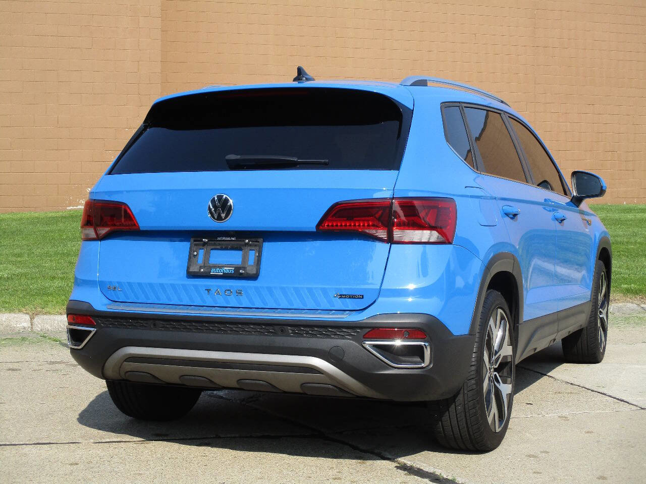 Used 2022 Volkswagen Taos SEL image 8