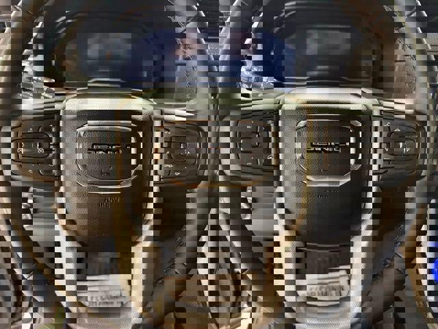 Used 2023 GMC Yukon Denali image 12