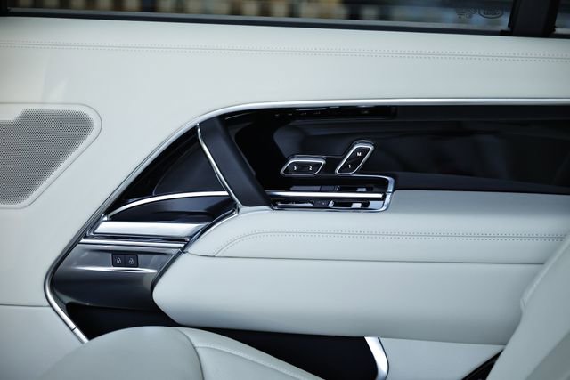 New 2026 Land Rover Range Rover Long Wheelbase SE image 35