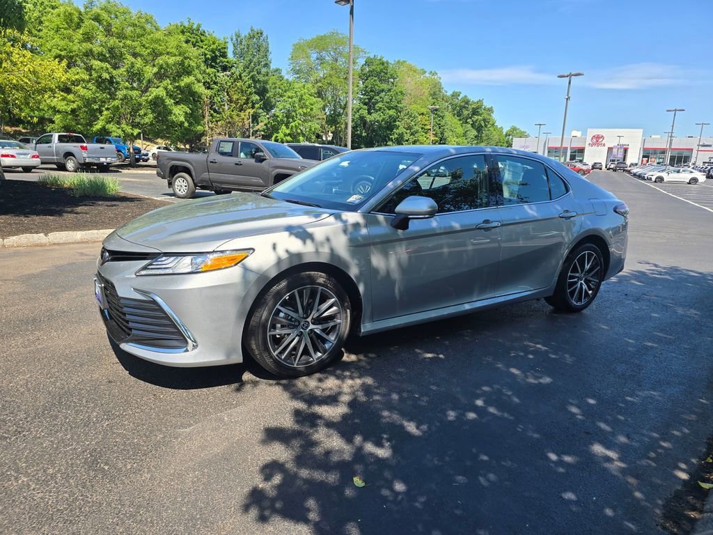 Used 2024 Toyota Camry XLE w/ Cold Weather Package AWD/4WD image 3