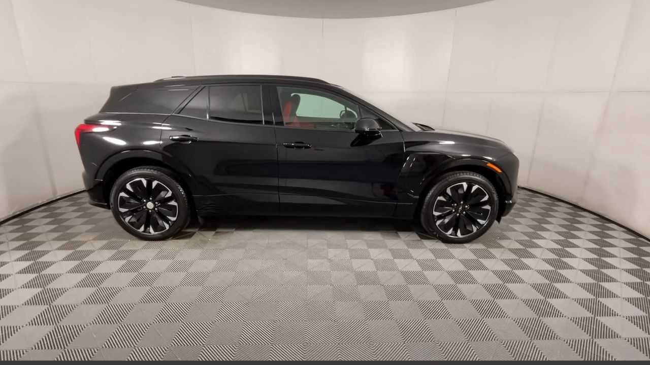 New 2025 Chevrolet Blazer EV RS RWD image 18