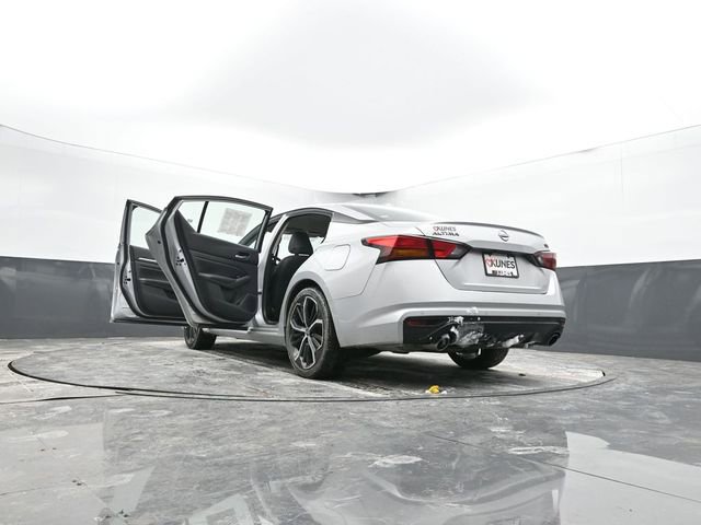 Used 2024 Nissan Altima 2.5 SR image 70