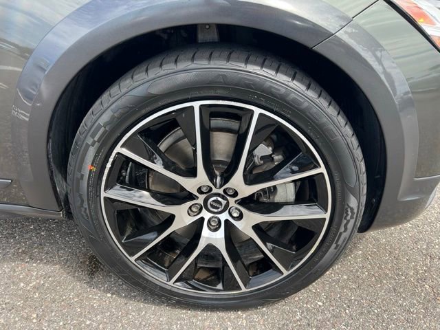 Used 2020 Volvo V90 T6 Cross Country image 15