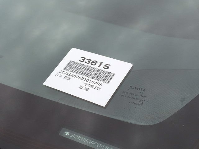 Used 2024 Toyota Prius XLE AWD/4WD image 18