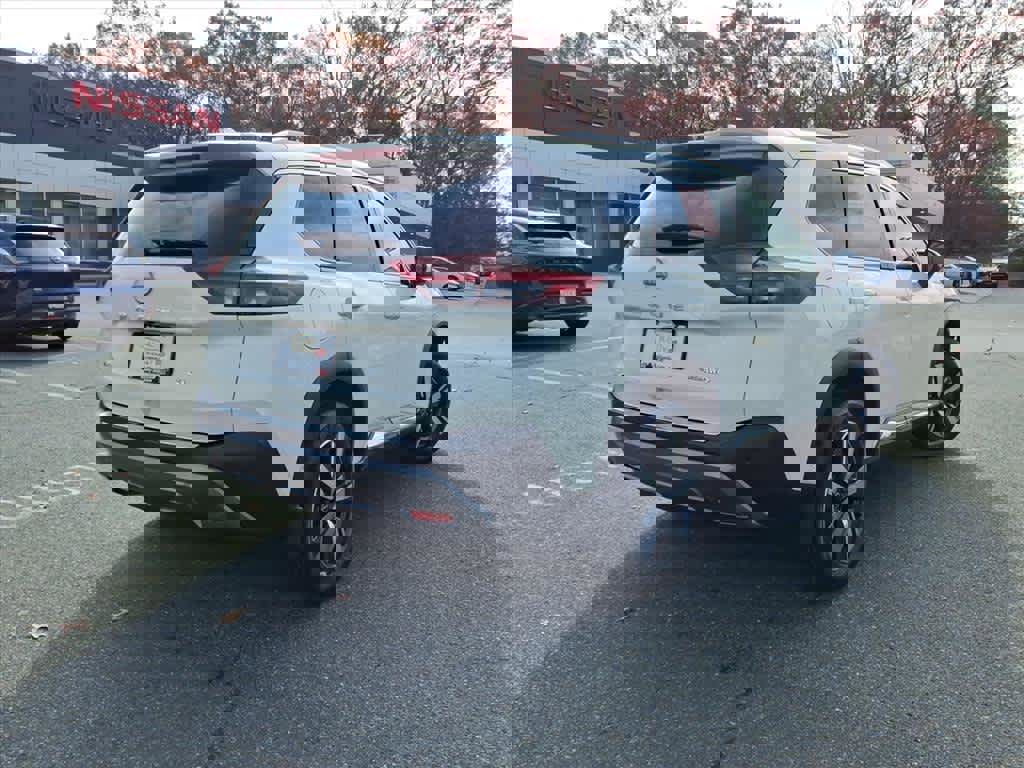 Certified 2023 Nissan Rogue SL w/ SL Premium Package image 5