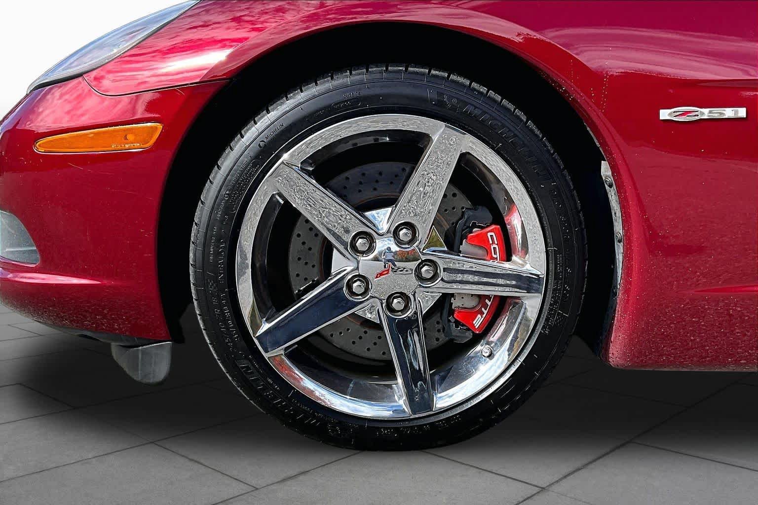 Used 2007 Chevrolet Corvette Coupe w/ Preferred Equipment Group RWD image 10