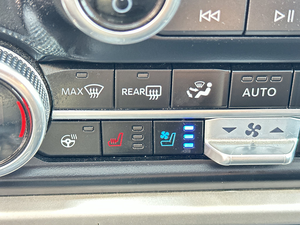 Used 2023 Ford Expedition Max XLT AWD/4WD image 23
