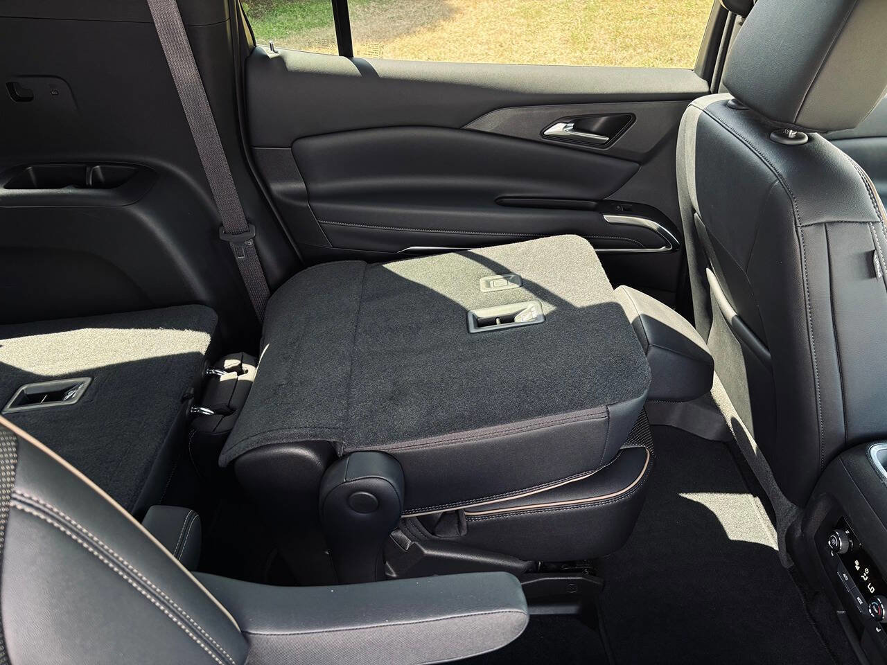 Used 2025 Chevrolet Traverse High Country image 19