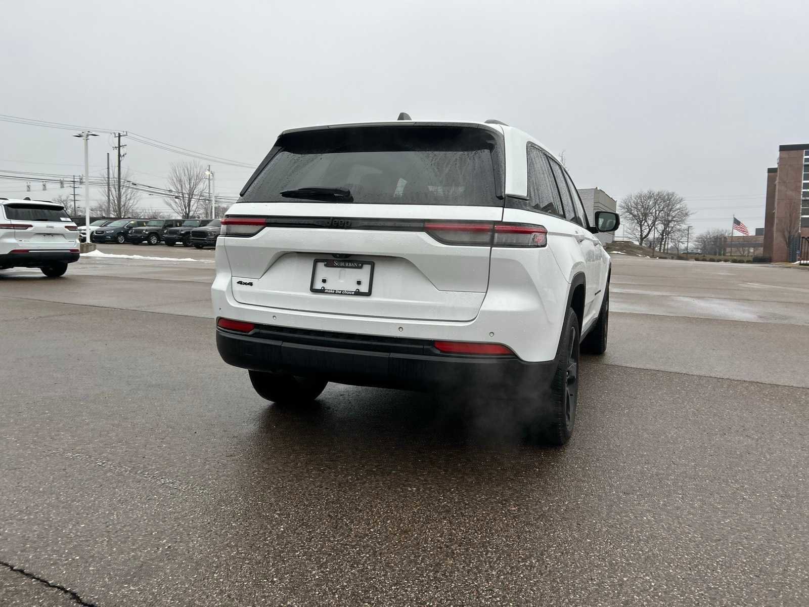 Used 2022 Jeep Grand Cherokee Altitude image 19