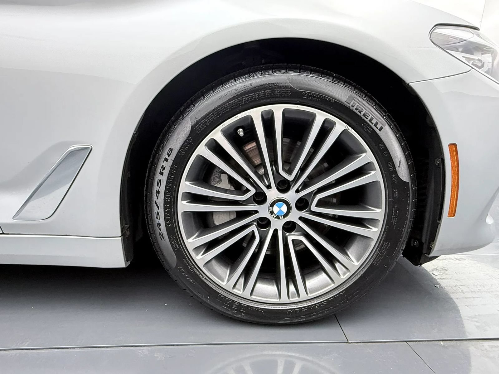 Used 2018 BMW 530i xDrive w/ Premium Package AWD/4WD image 12