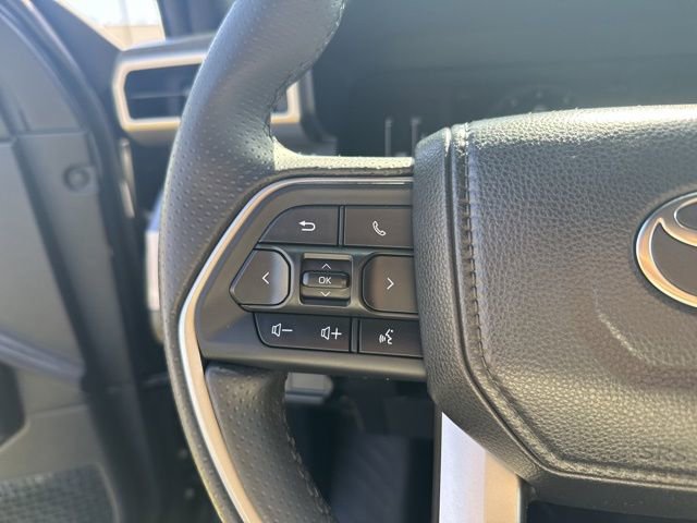 Used 2025 Toyota 4Runner SR5 AWD/4WD image 15