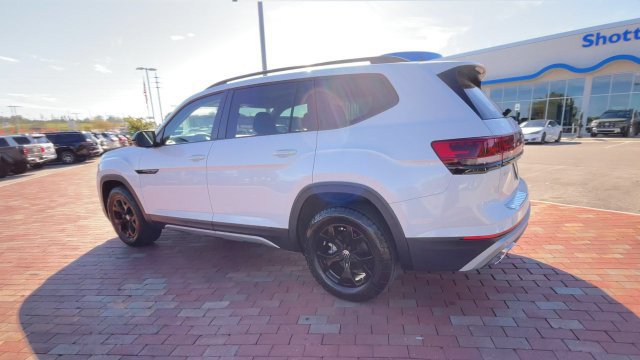 Used 2024 Volkswagen Atlas Peak Edition SEL AWD/4WD image 7