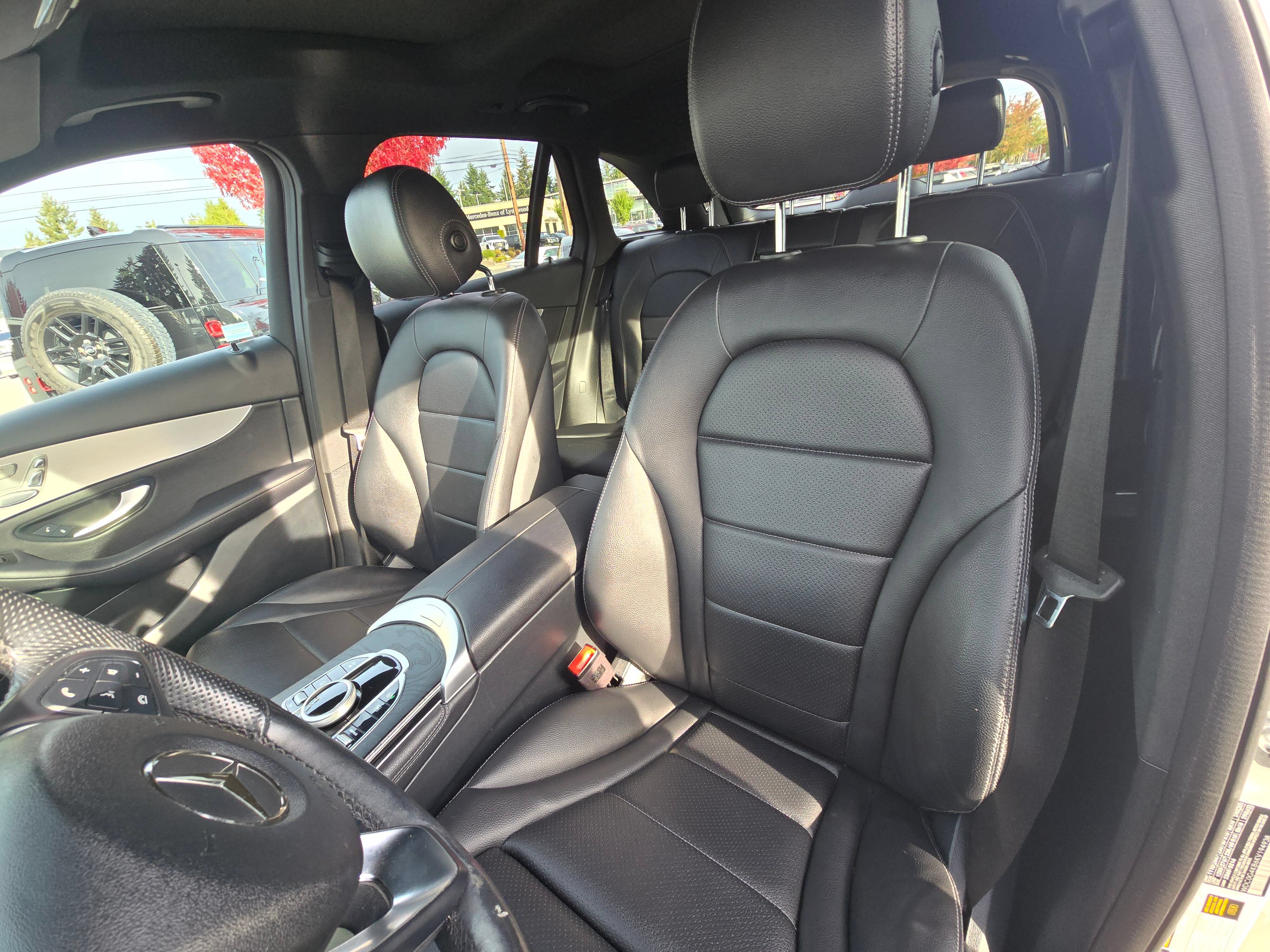Used 2019 Mercedes-Benz GLC 300 4MATIC image 22