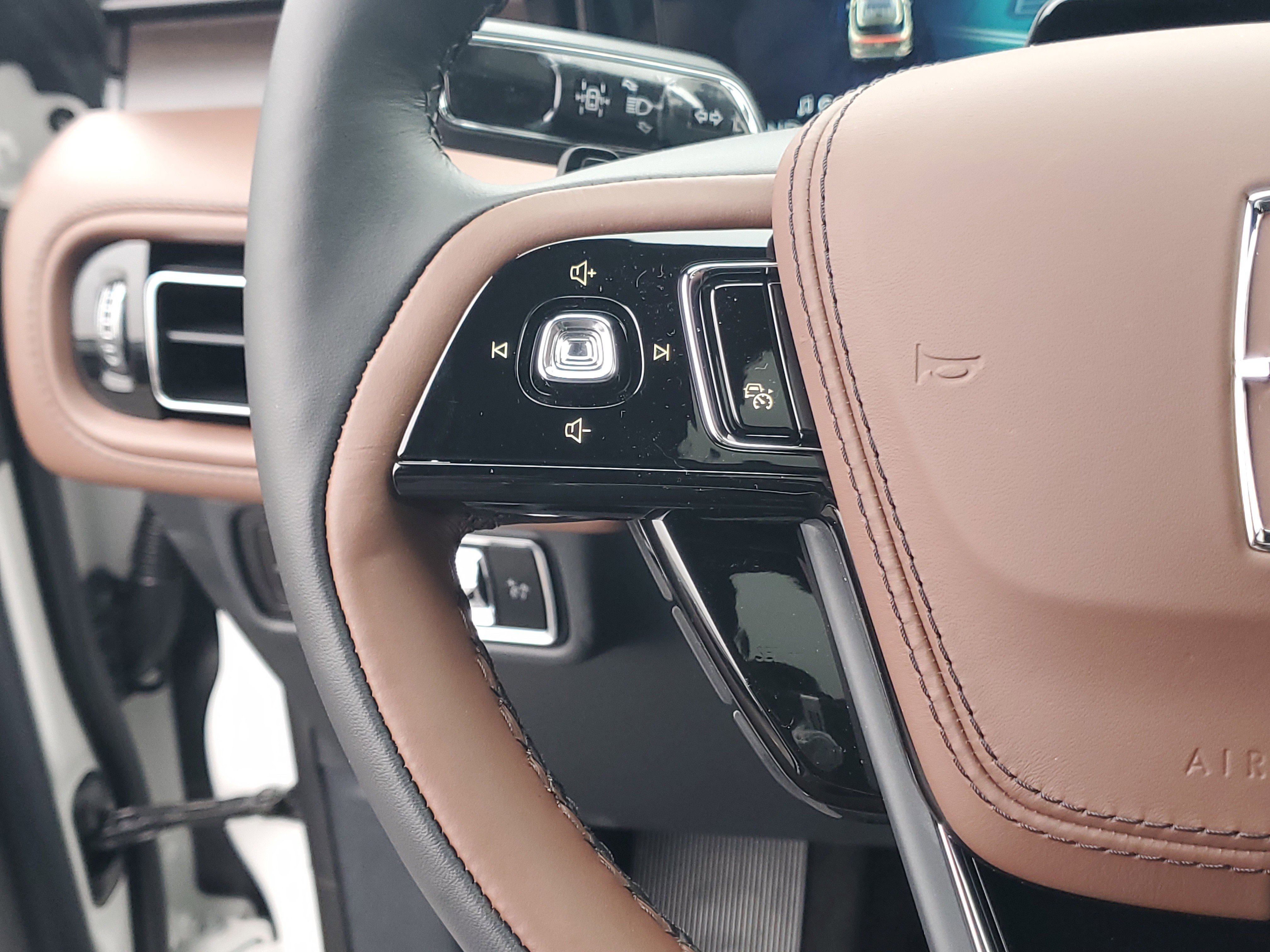 New 2026 Lincoln Aviator Reserve w/ Jet Appearance Package image 16