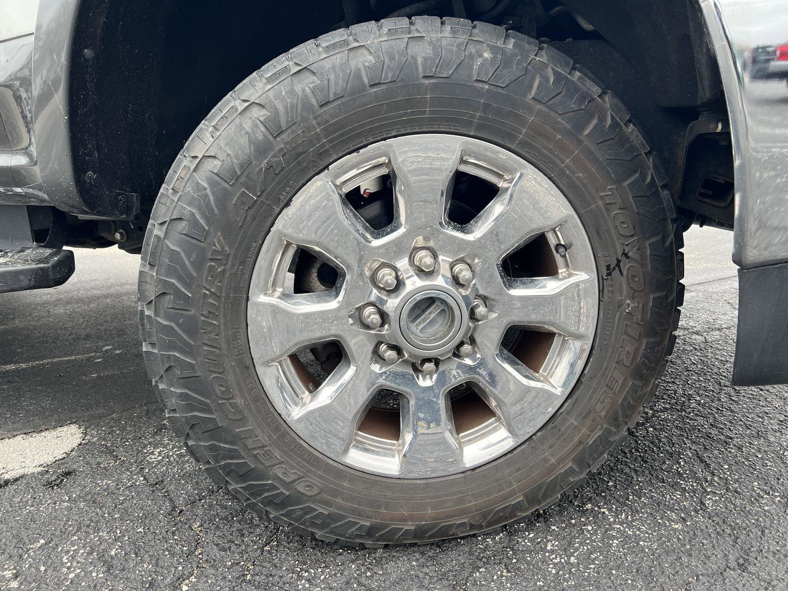 Used 2017 Ford F250 Lariat w/ Lariat Ultimate Package image 2